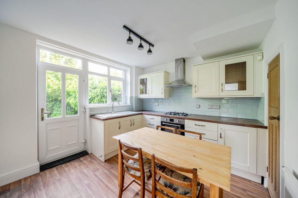 Property photo 3 of 33 Kitchen Diner
