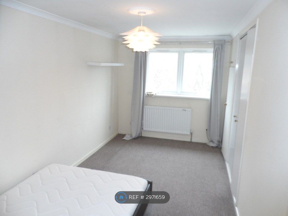 Property photo 3 of 7 Bedroom 2
