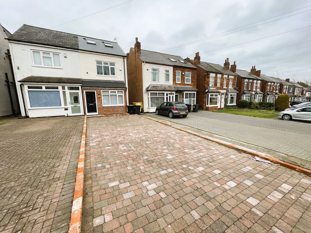 Property photo 2 of 36