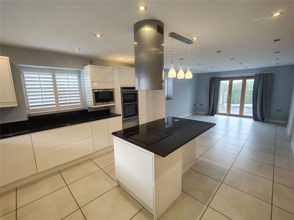 Property photo 2 of 13 Picture No. 02