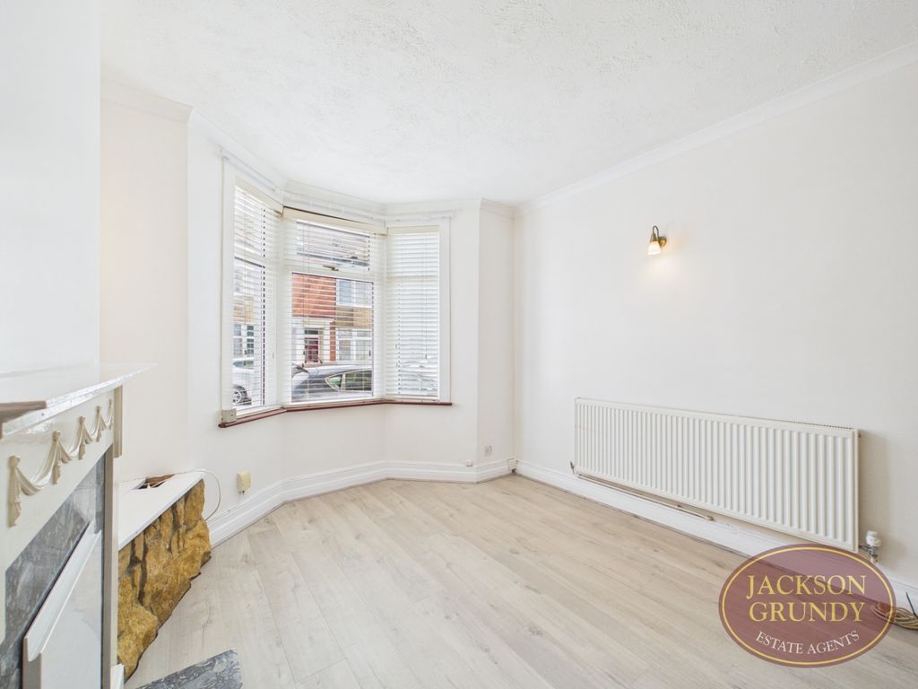 Property photo 3 of 19 Lutterworth Road