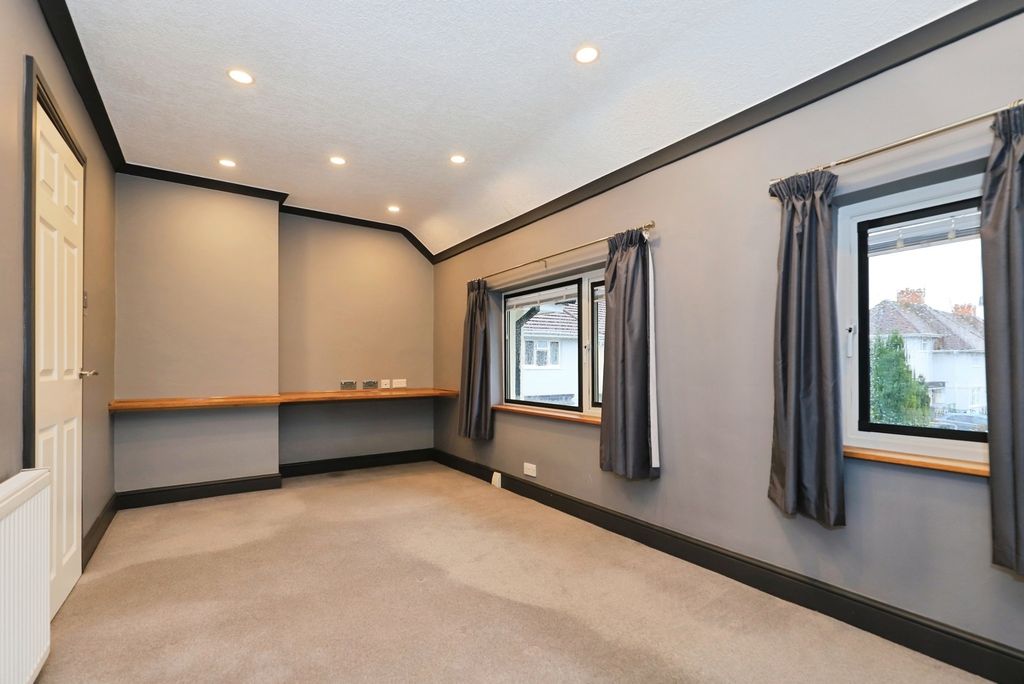 Property photo 3 of 18 Pbox-Img.Jpg