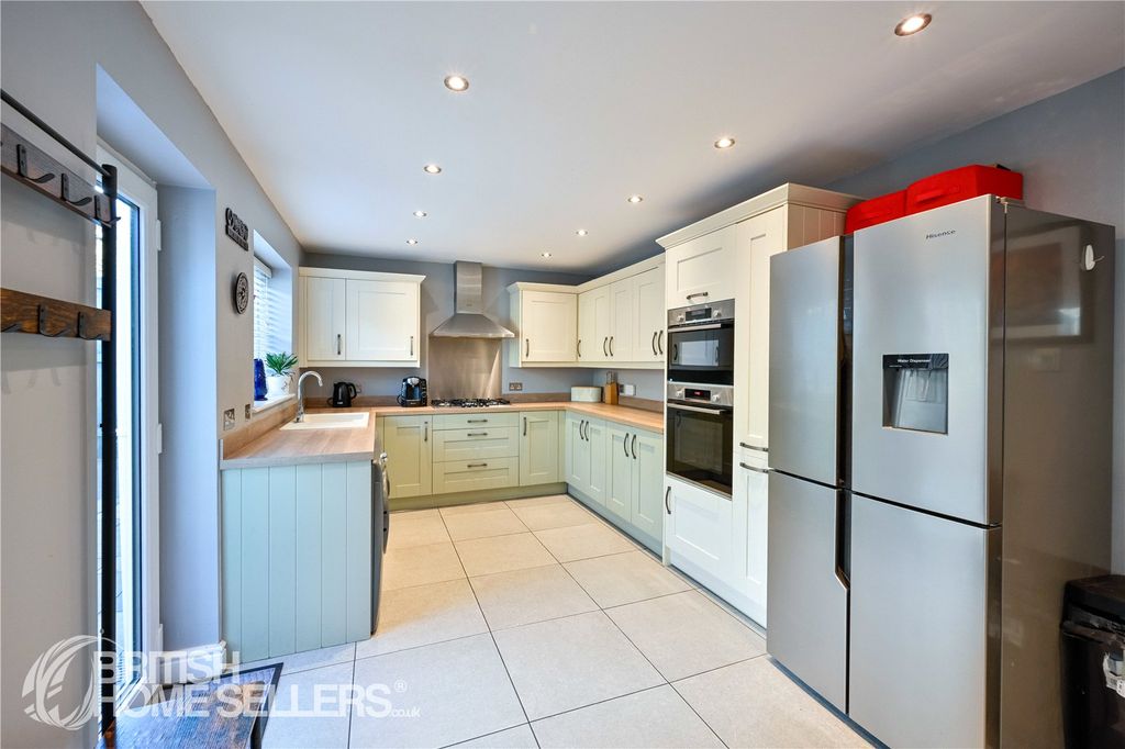 Property photo 3 of 30 Picture No. 18