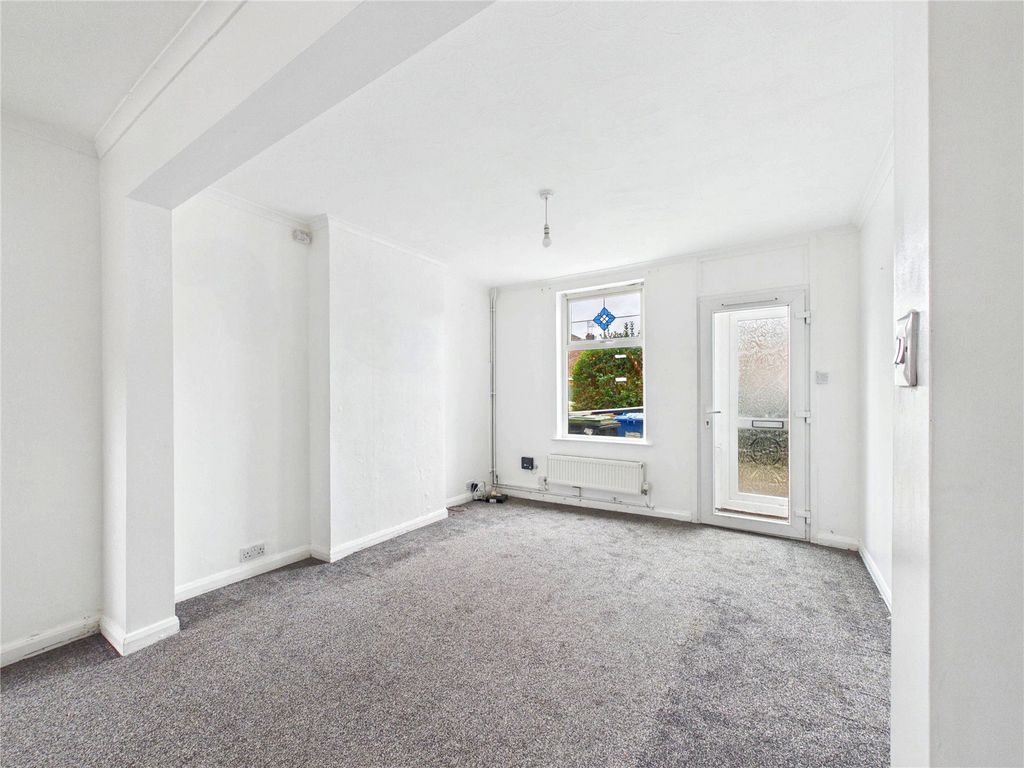 Property photo 2 of 7 Picture No. 13