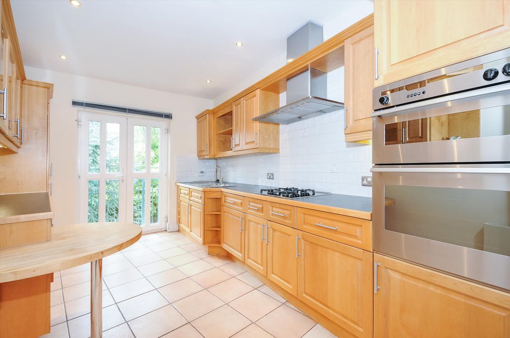 Property photo 2 of 6 Image