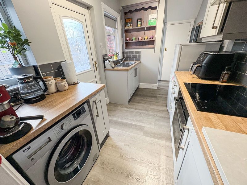 Property photo 3 of 8 Photo 6