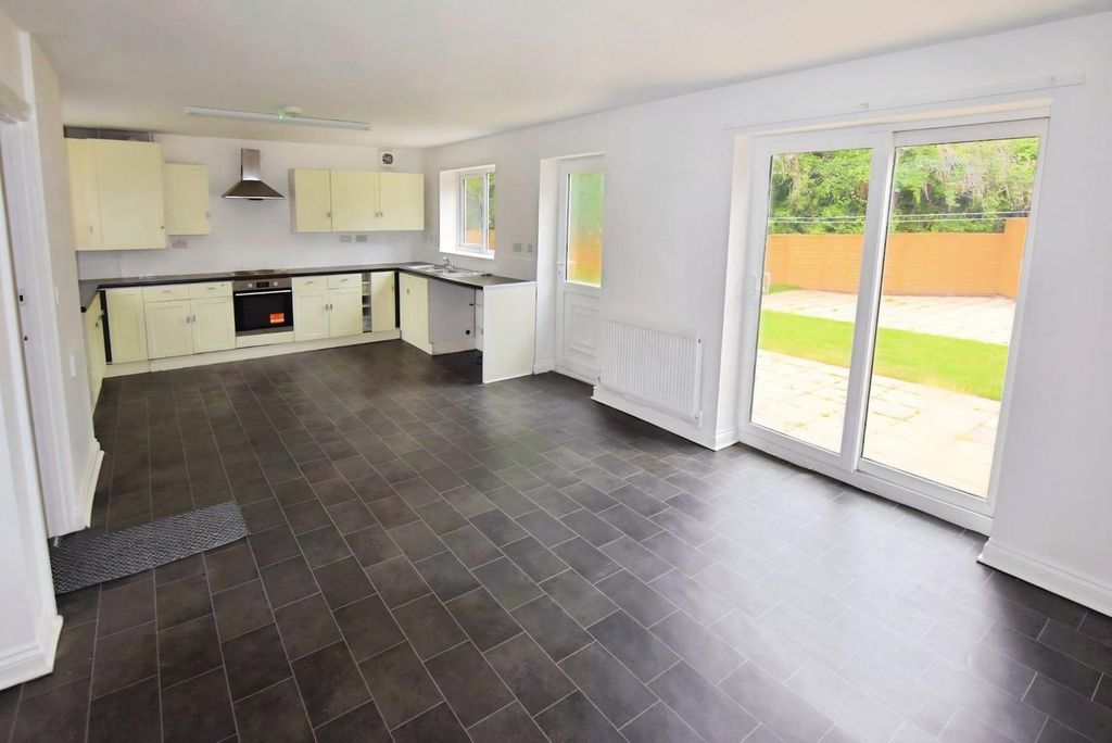 Property photo 3 of 17 ce8c9654-Vjeqqf8Mg0Mqrt2Smoalig.Jpg