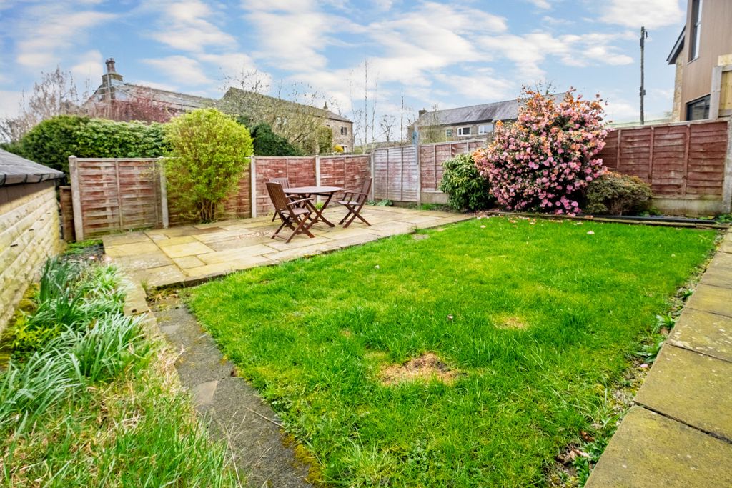 Property photo 2 of 32 Garden