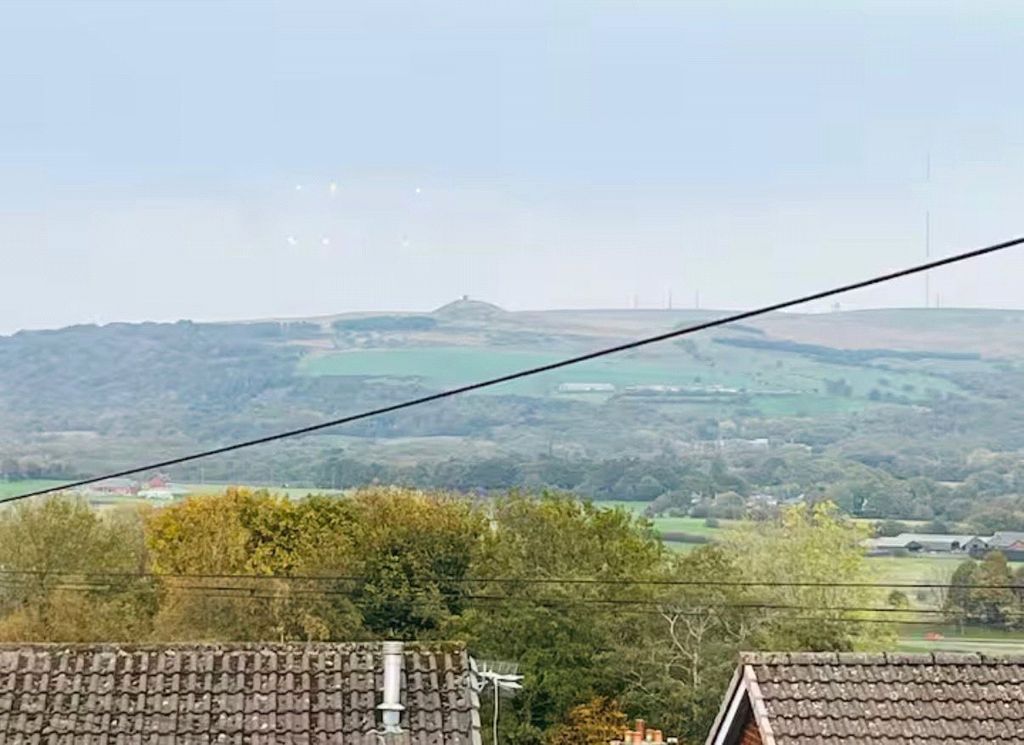 Property photo 2 of 25 Picture No. 17