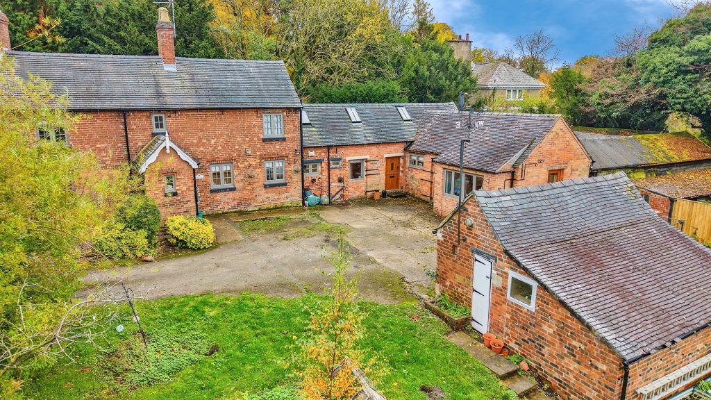 Property photo 2 of 33