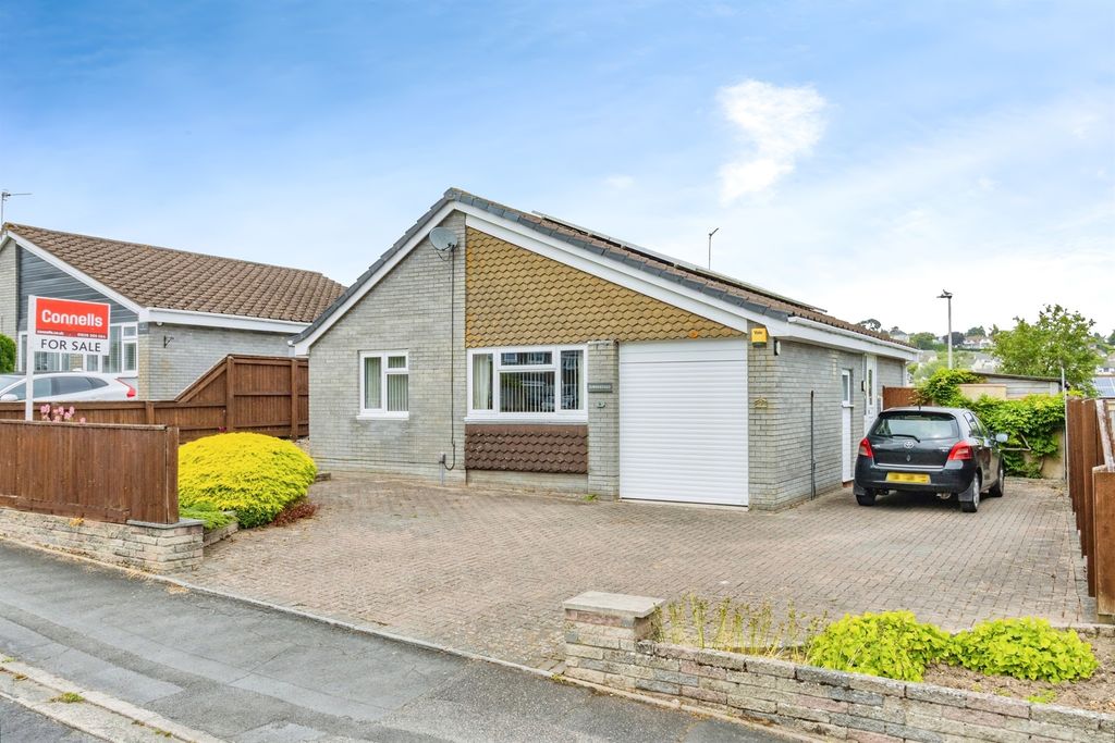 Property photo 1 of 16