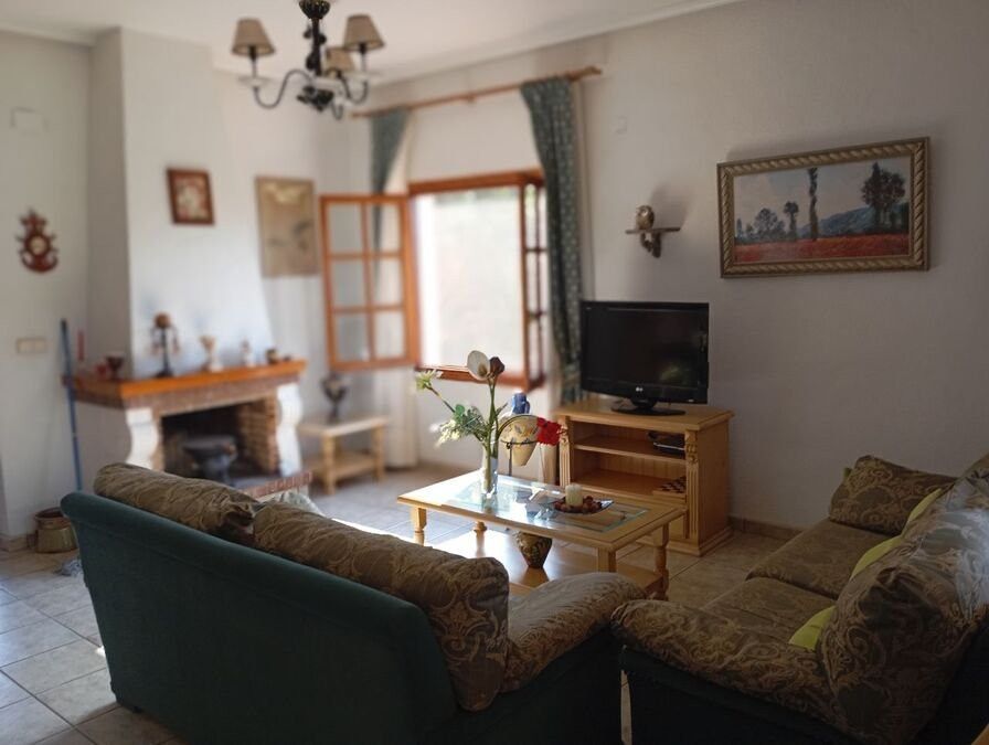 Property photo 3 of 44