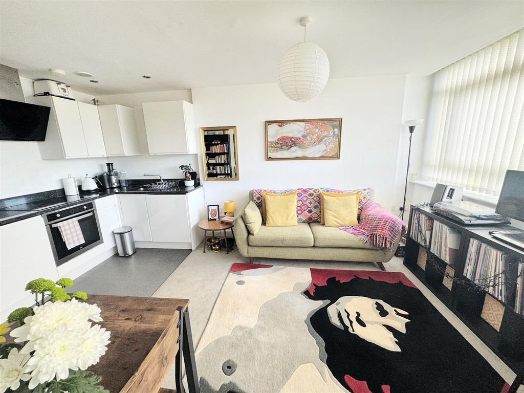 Property photo 2 of 7 Open Plan Lounge