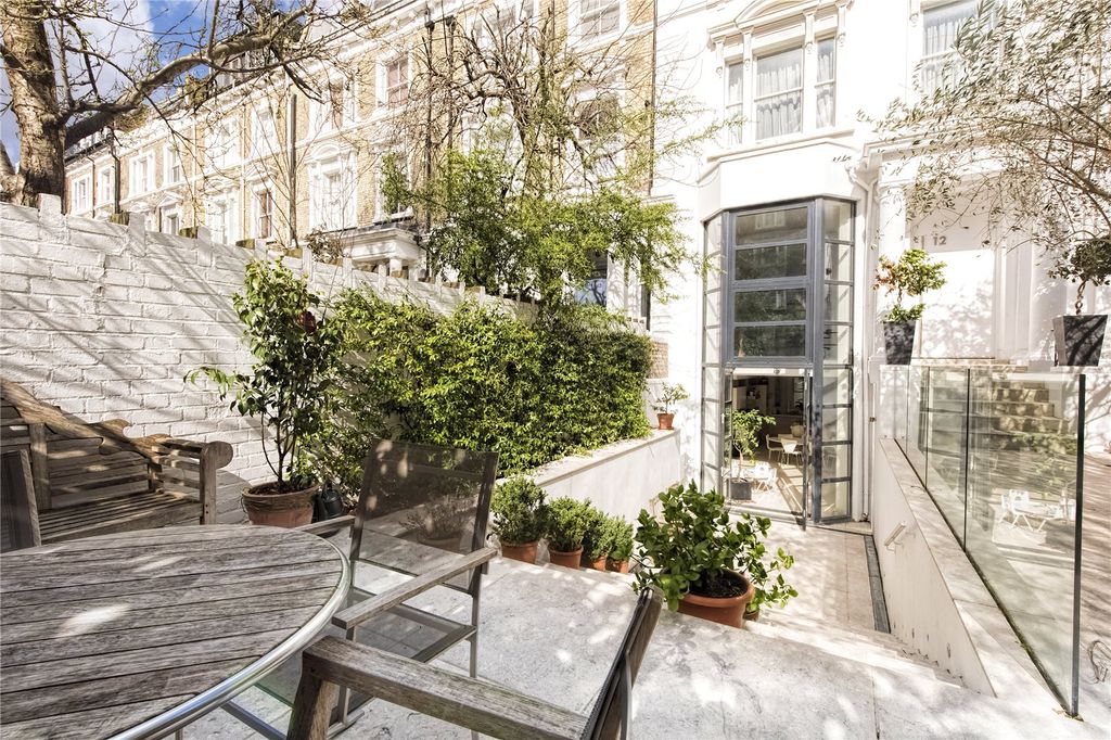 Property photo 2 of 17 Picture No. 16