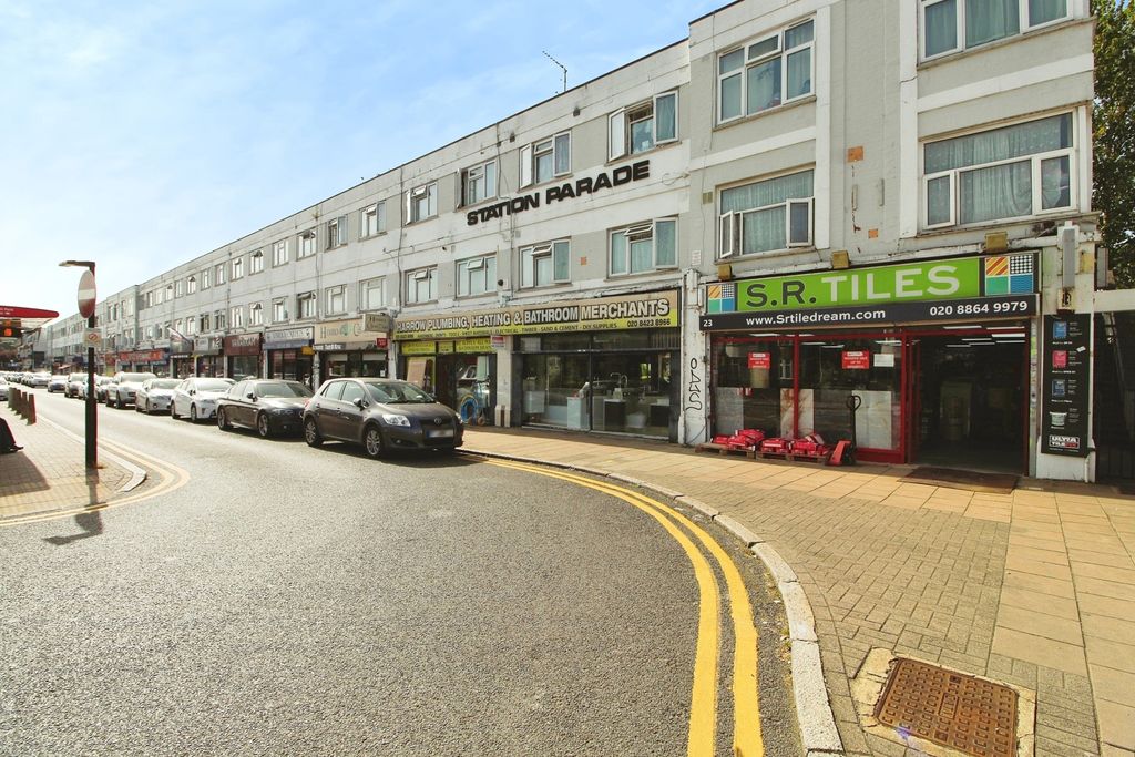 Property photo 1 of 13 Two Bedroom 1st Floor Flat To Rent