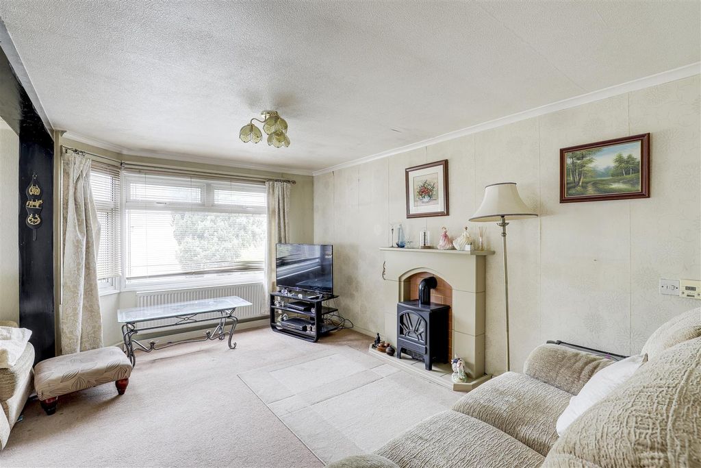 Property photo 2 of 14 963.Jpg