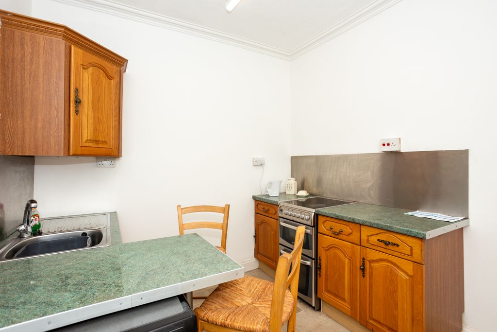 Property photo 2 of 17 Kitchen