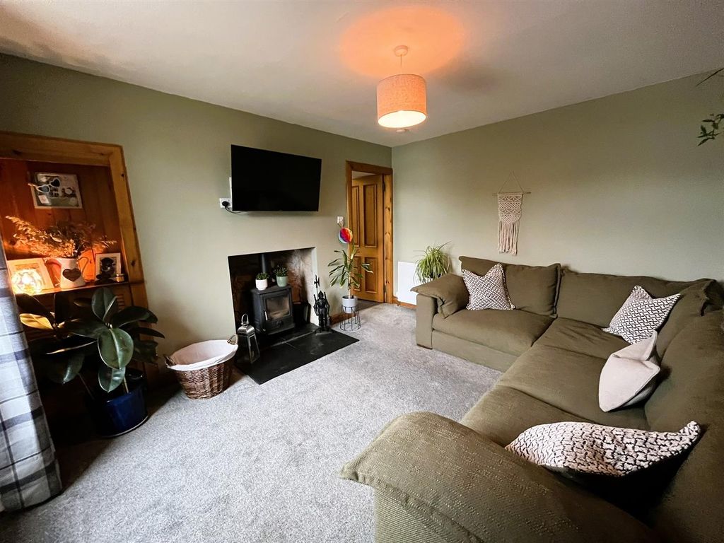 Property photo 2 of 23 Lounge