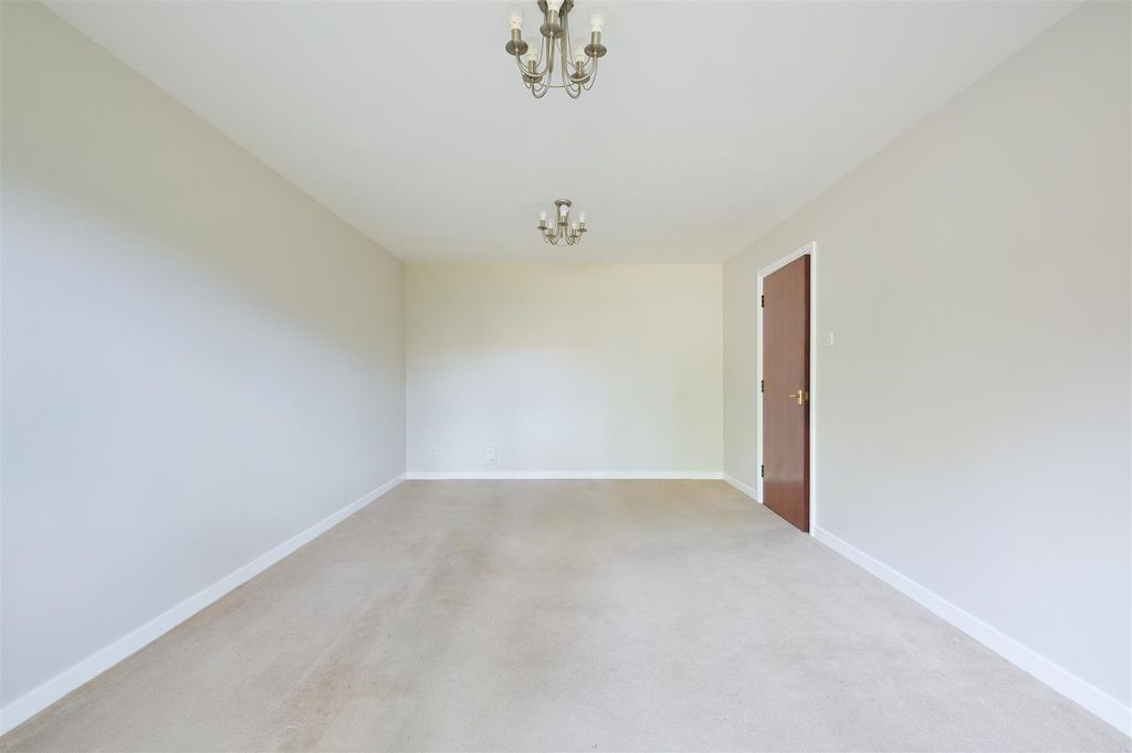 Property photo 3 of 13 Grayshot Court, 2- (6).Jpg