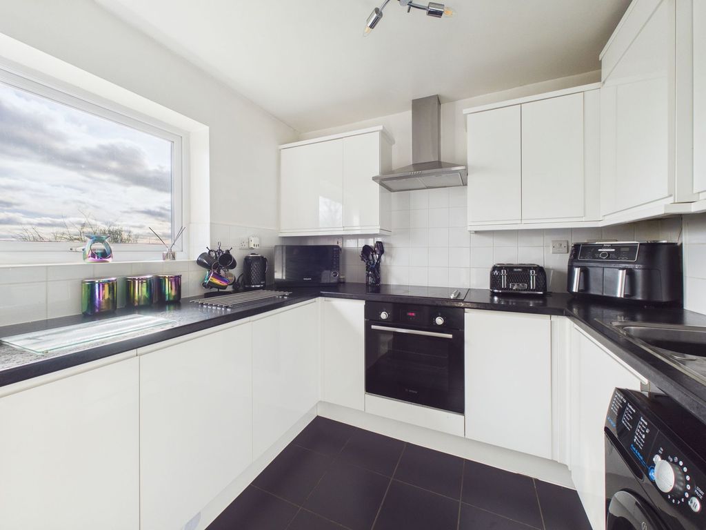 Property photo 3 of 15 Kitchen