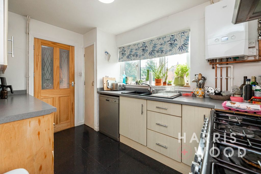 Property photo 3 of 21 4588692