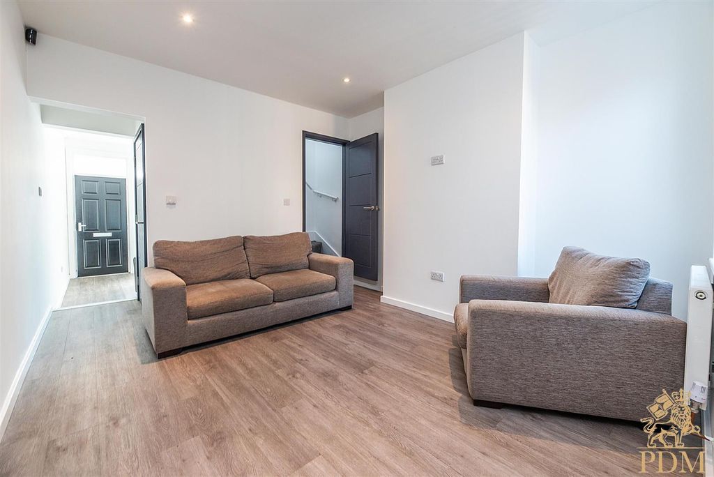 Property photo 3 of 17 180 Russel Road, Nottingham (15 Of 26).Jpg