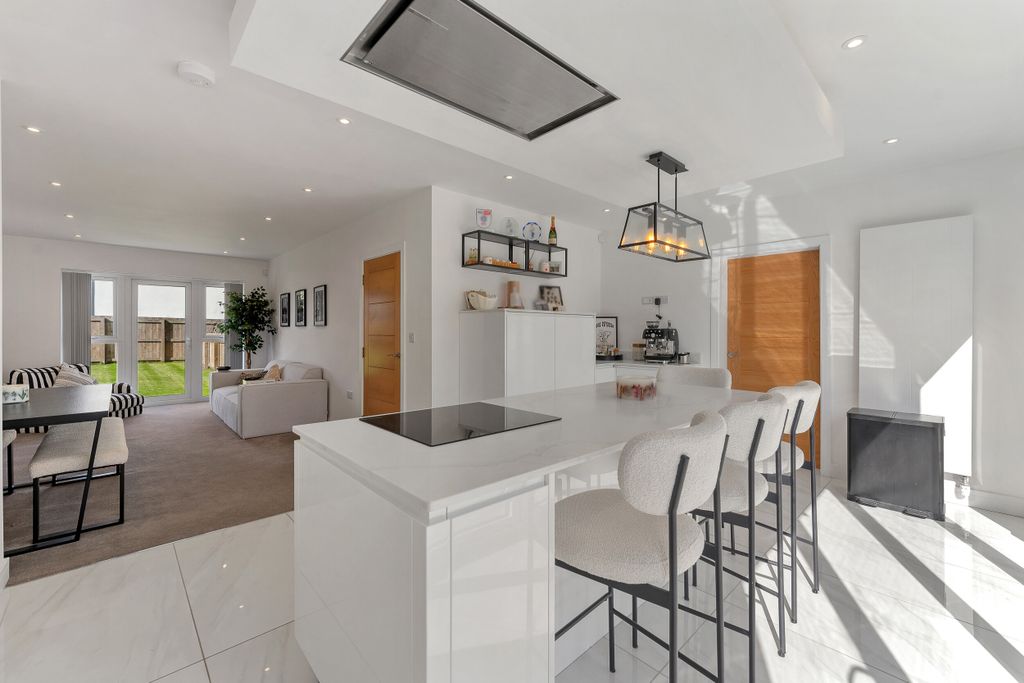 Property photo 3 of 12 Kitchen / Living Roo