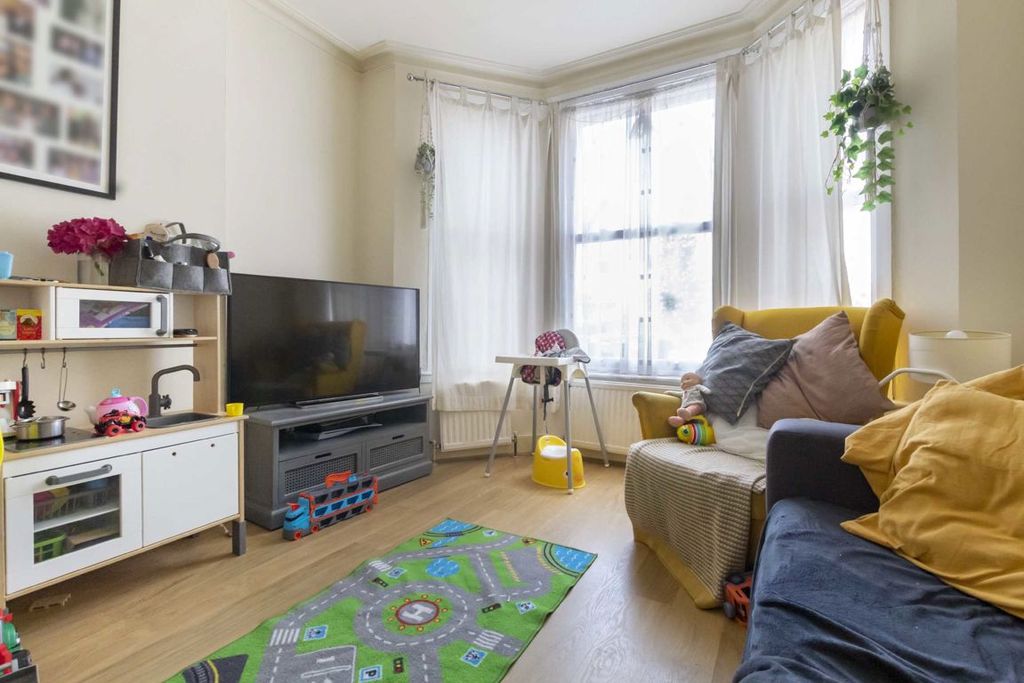 Property photo 2 of 6