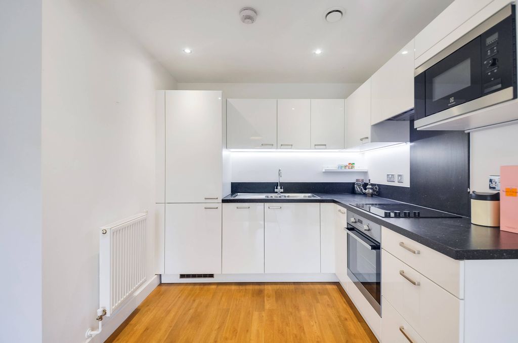 Property photo 3 of 10 Kitchen Area (1).Jpg