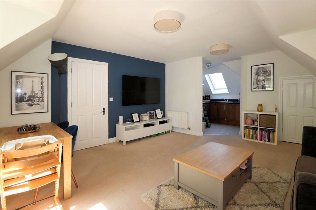 Property photo 3 of 12 Picture No. 18