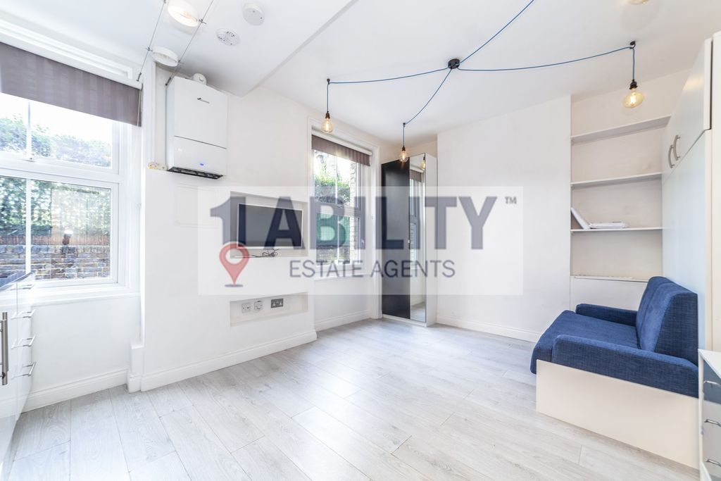 Property photo 2 of 10