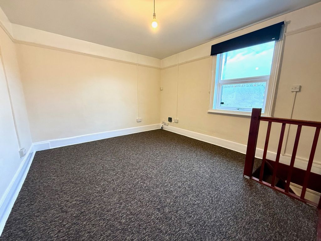 Property photo 3 of 6 Img_2889