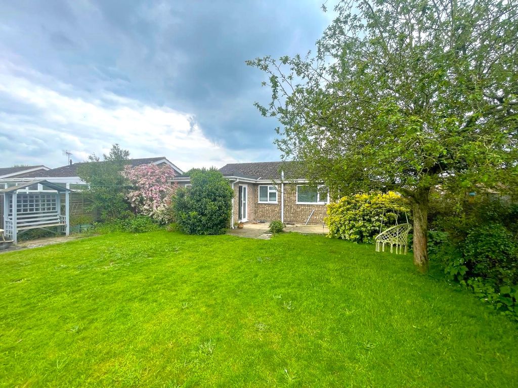 Property photo 2 of 12 Image