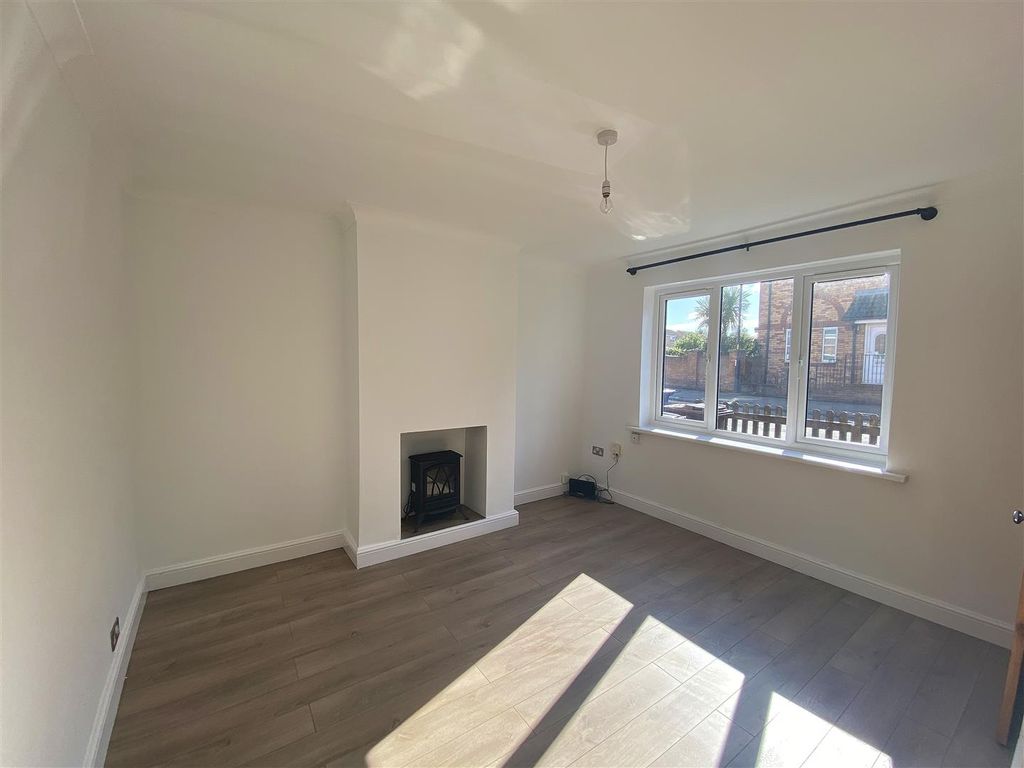 Property photo 2 of 12 Dining Room