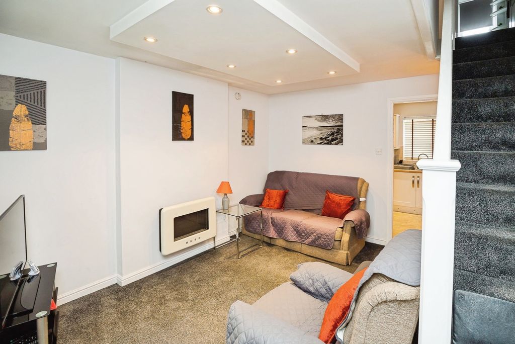 Property photo 2 of 16 Photo