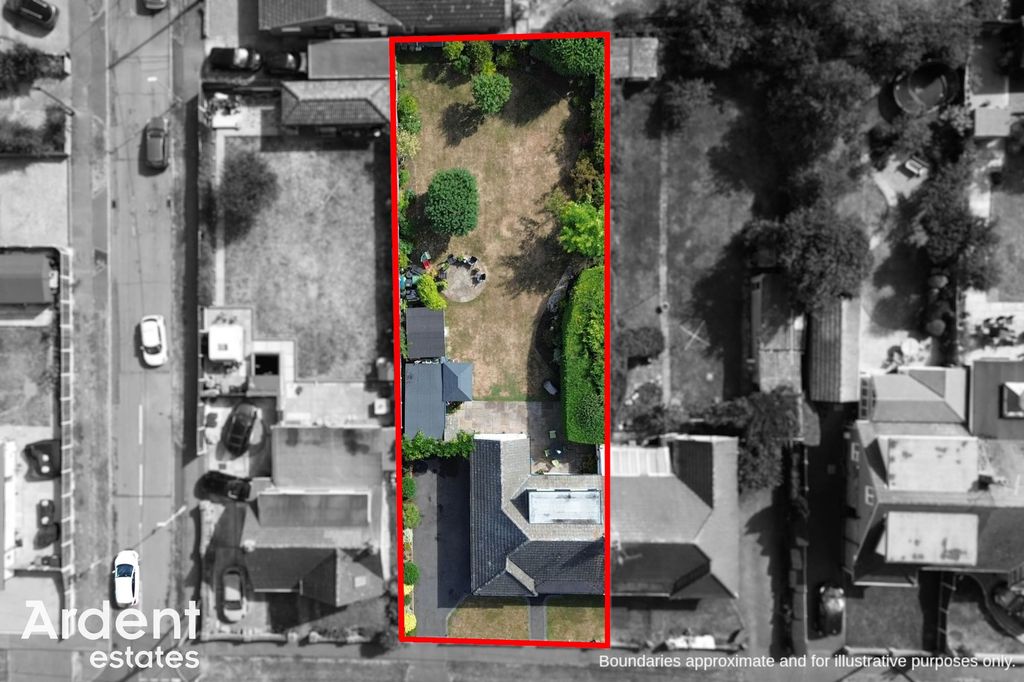 Property photo 2 of 32