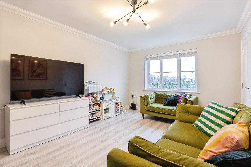 Property photo 3 of 20 Picture No. 12