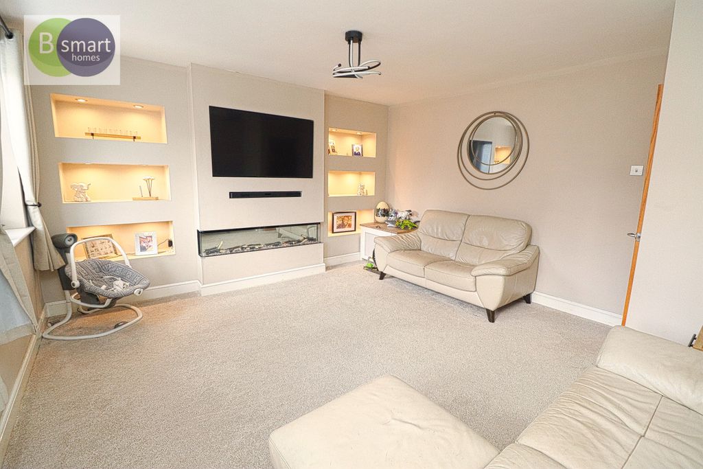 Property photo 3 of 17 Img_4889