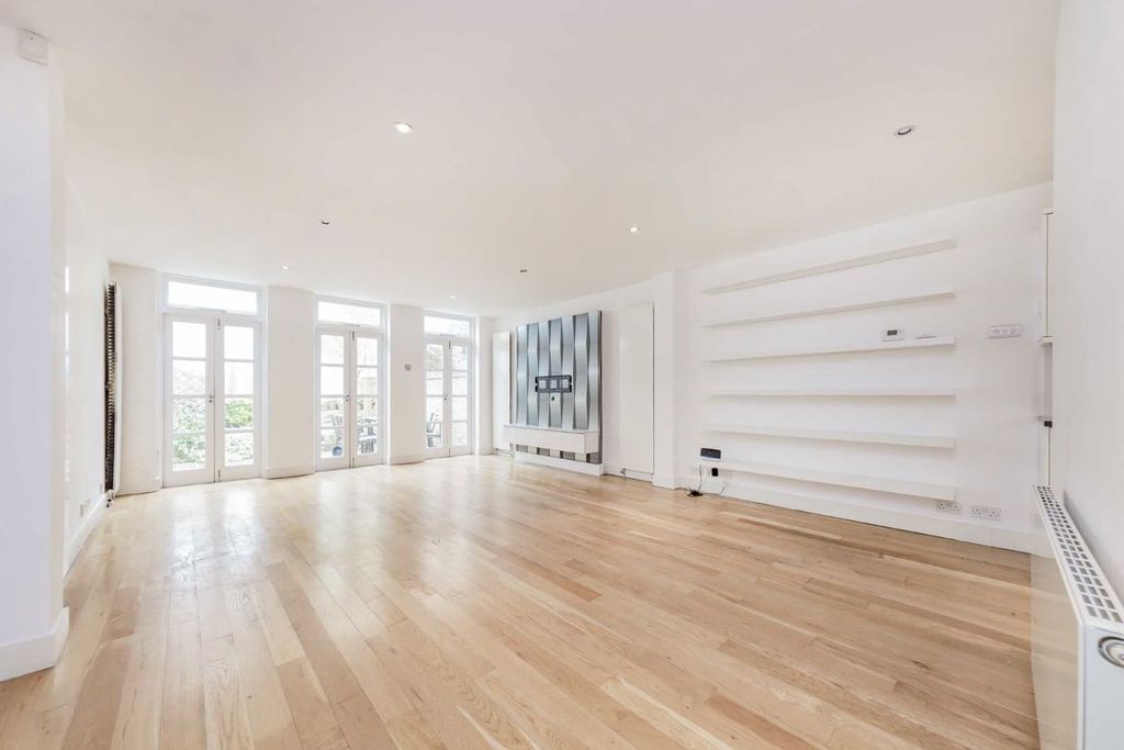 Property photo 2 of 8