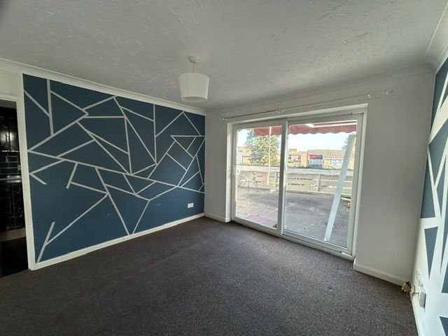 Property photo 1 of 6 Lounge