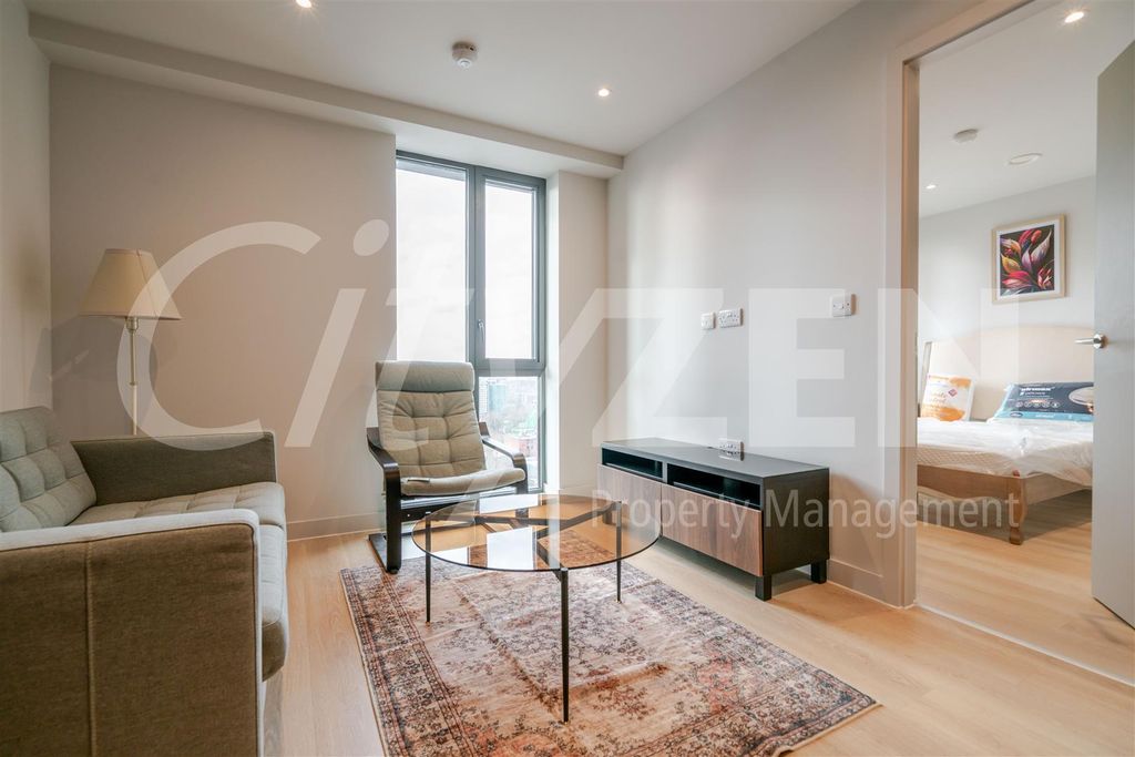 Property photo 1 of 19 Reception