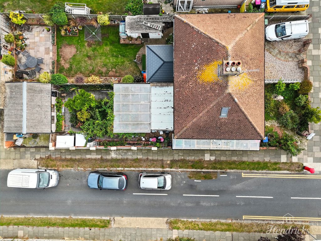 Property photo 3 of 26