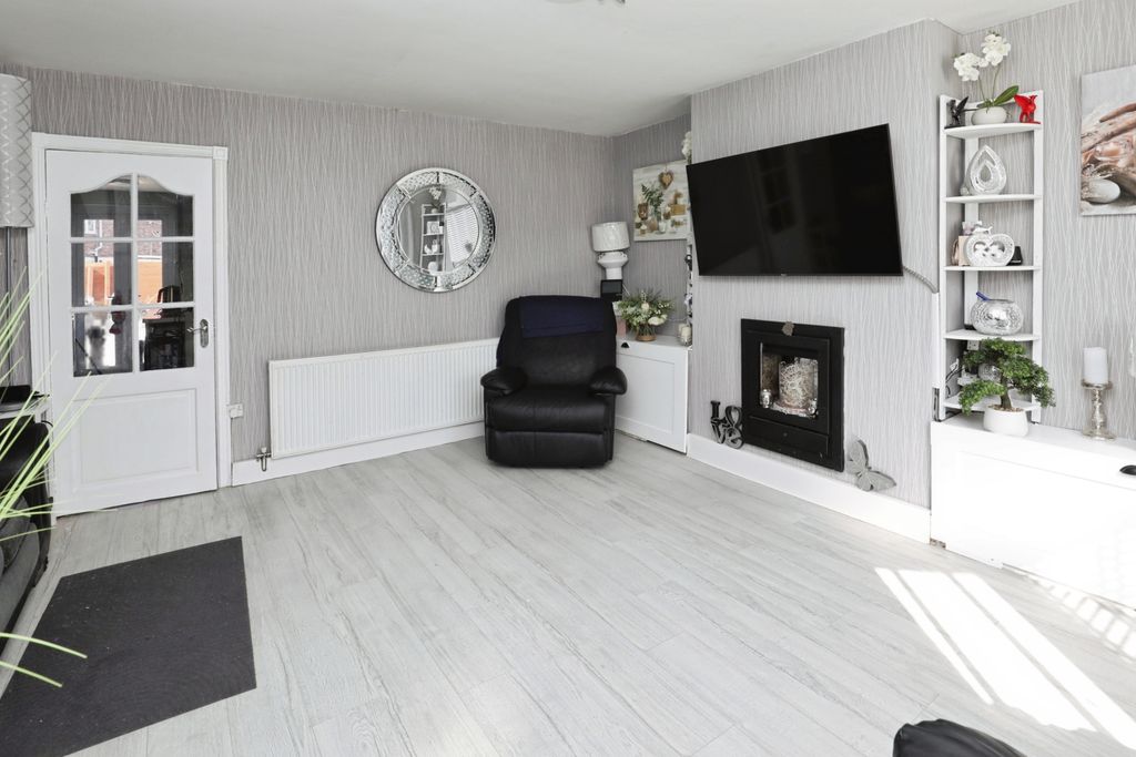 Property photo 3 of 18 Img_4399