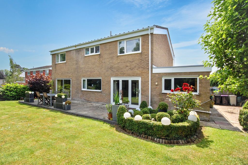 Property photo 1 of 25