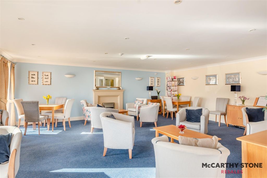 Property photo 2 of 13 8584632-Interior01.Jpg