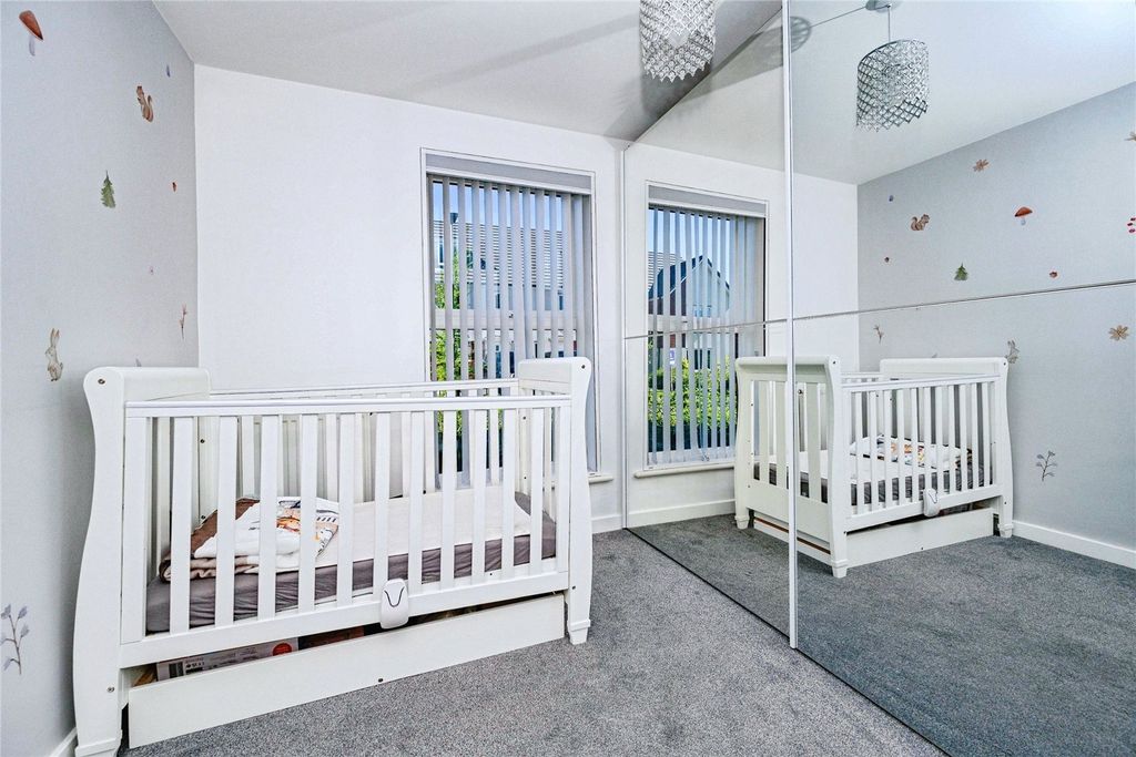 Additional image 9 of 2 bed flat for saleDukeminster Road, Dunstable, Bedfordshire LU5