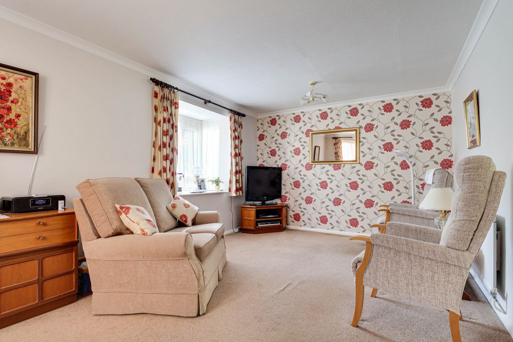 Property photo 3 of 19 Living Room