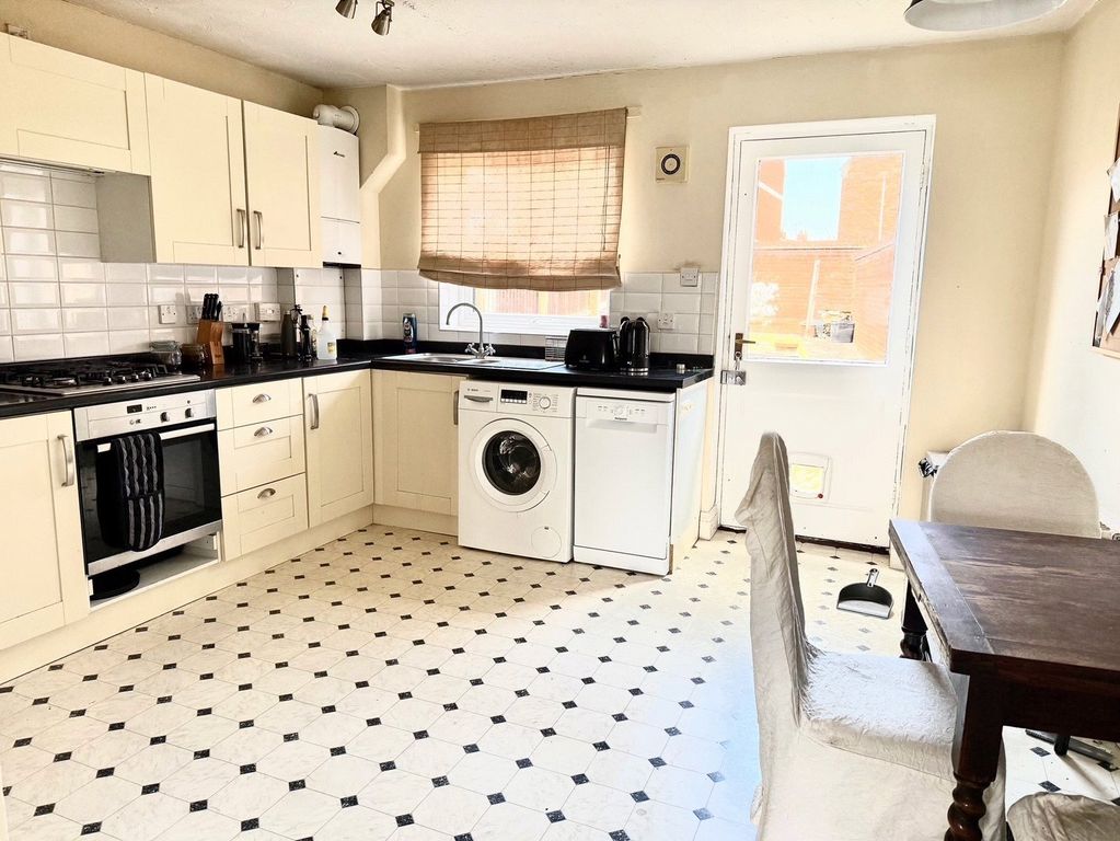 Property photo 3 of 12 Picture No. 19