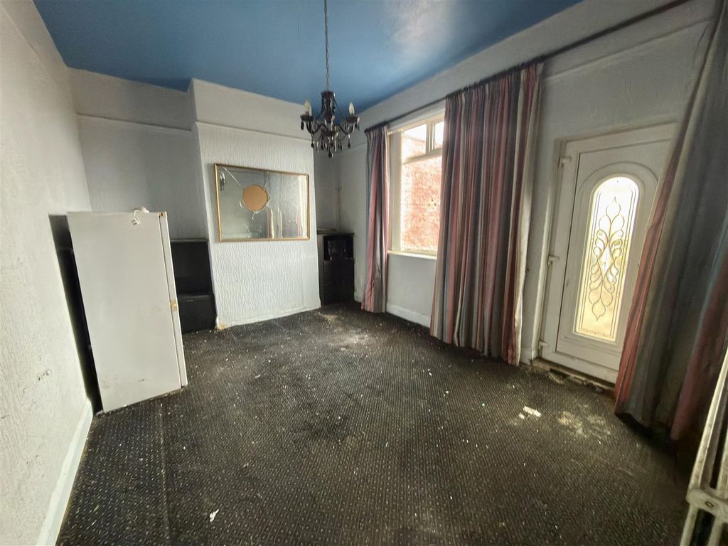 Property photo 3 of 8 Dining Room