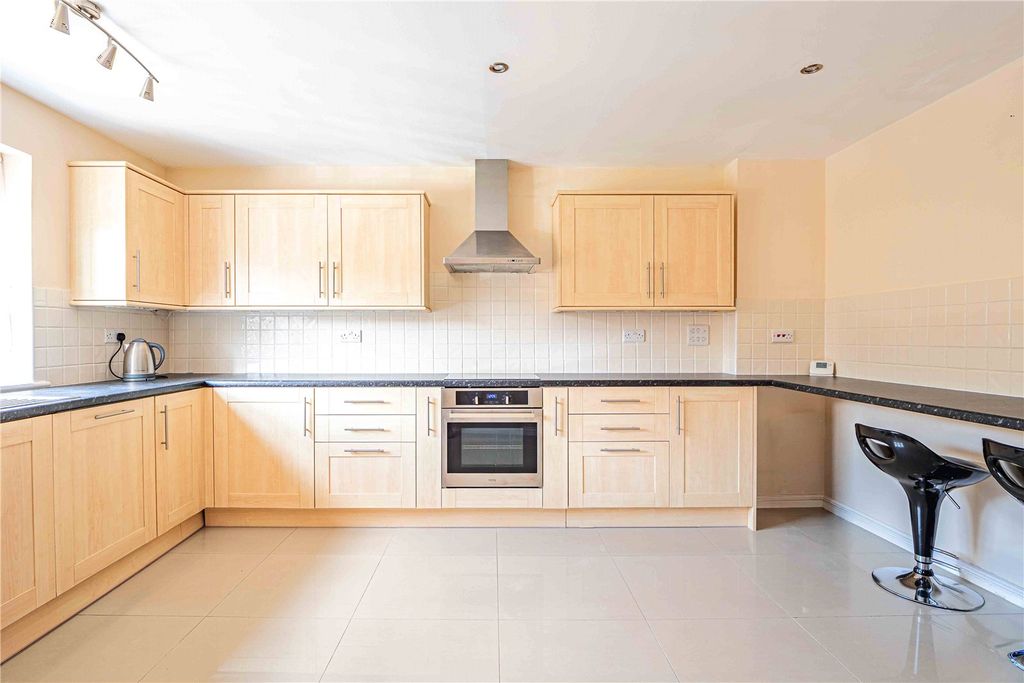 Property photo 3 of 19 Picture No. 24